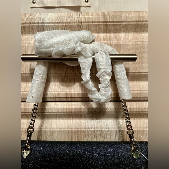 Kate Spade ♠️ clutch with card case - Picture 7 of 14